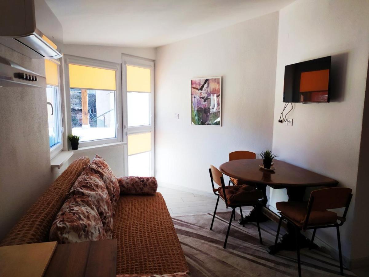 Дом За Гости Осогово Appartement Kyustendil Buitenkant foto