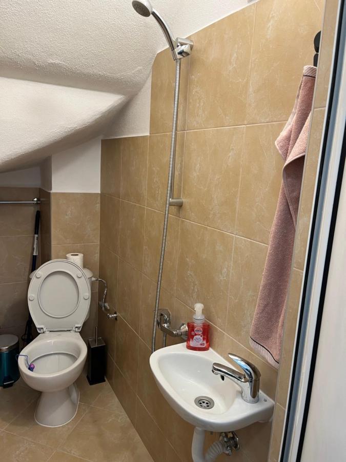 Дом За Гости Осогово Appartement Kyustendil Buitenkant foto